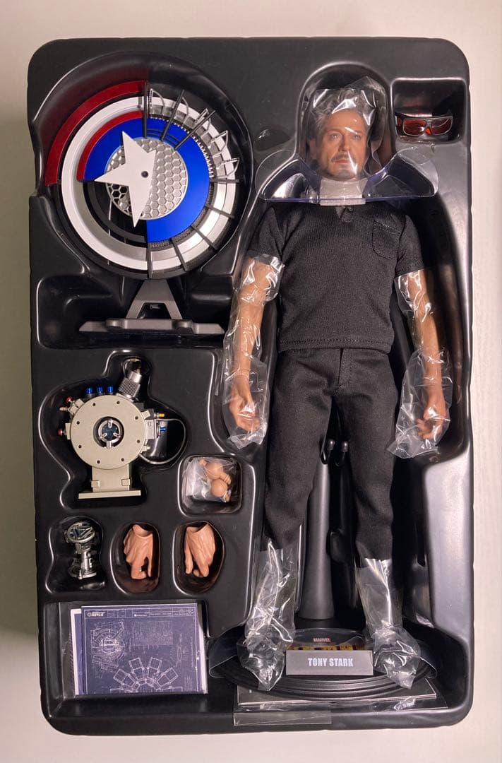 ホットトイズ アイアンマン2 トニー・スターク アーク・リアクター開発版