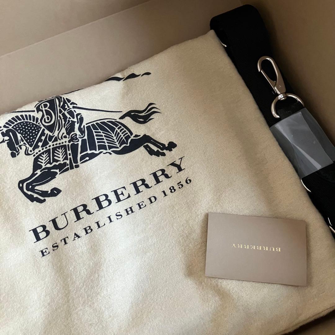 バーバリー　訳あり　タグ付き未使用　2WAY 保存袋　化粧箱　ビジネス　トート