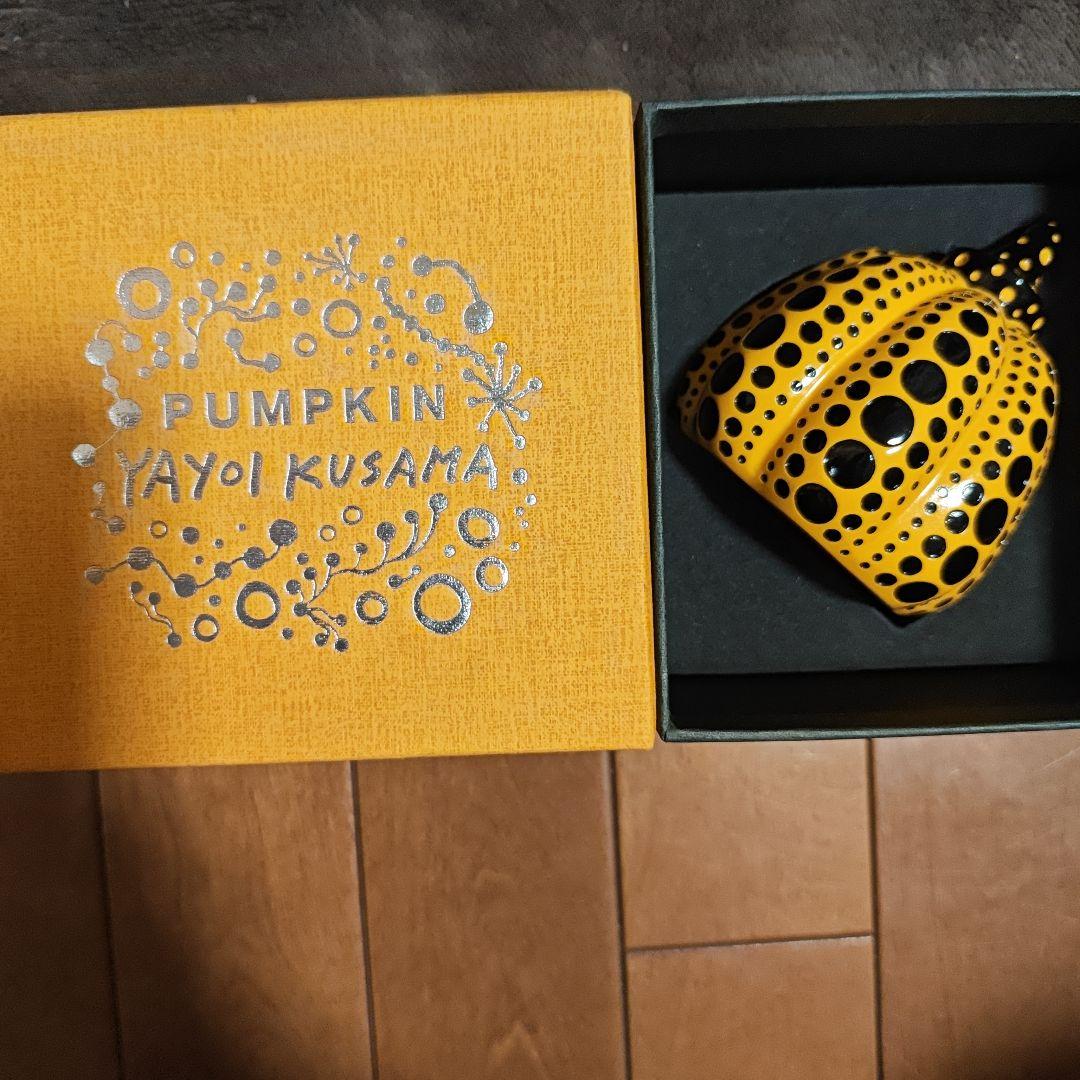 草間彌生 カボチャ （パンプキン） 黄　オブジェ　ペーパーウェイト
