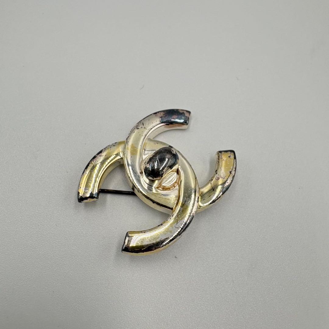 96A CHANEL シャネル ターンロック ココマーク ブローチ