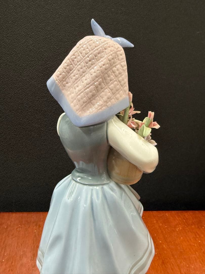 リヤドロ フィギュリン 大事な花かご 展示保管品