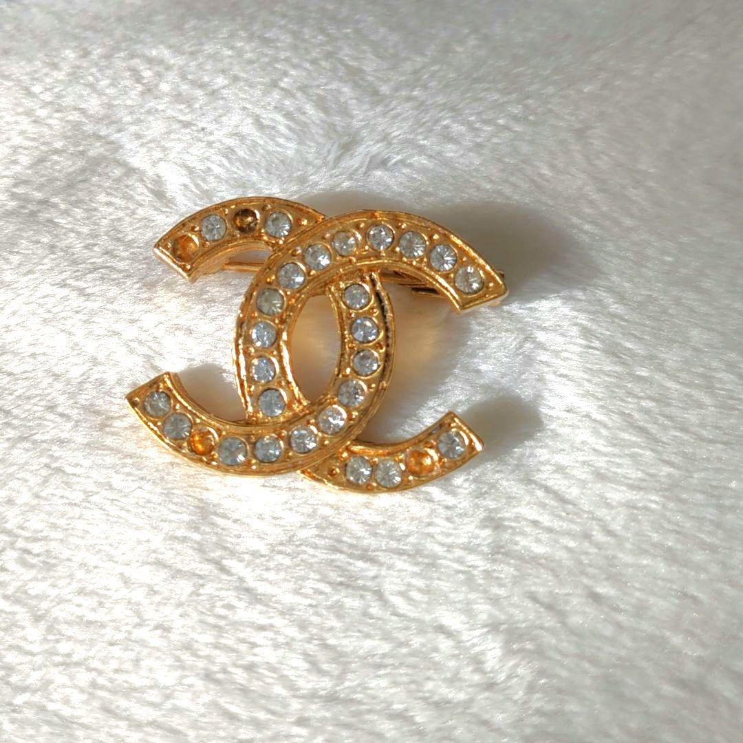 CHANEL ストーン装飾 ロゴブローチ　ゴールド　ヴィンテージ　シャネル
