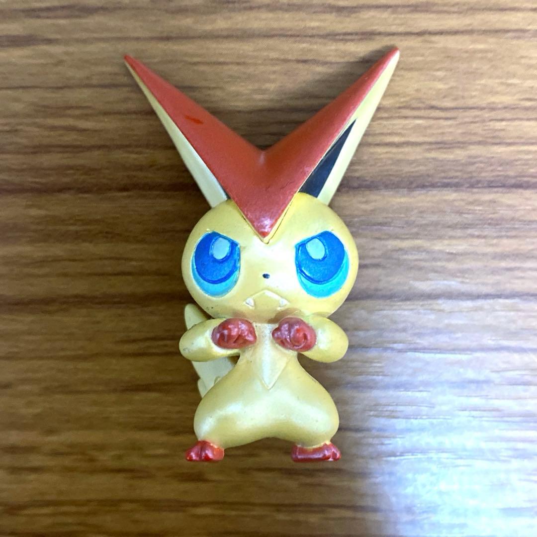 【当選品／希少】ポケモン モンコレ ビクティニ メタリックカラー