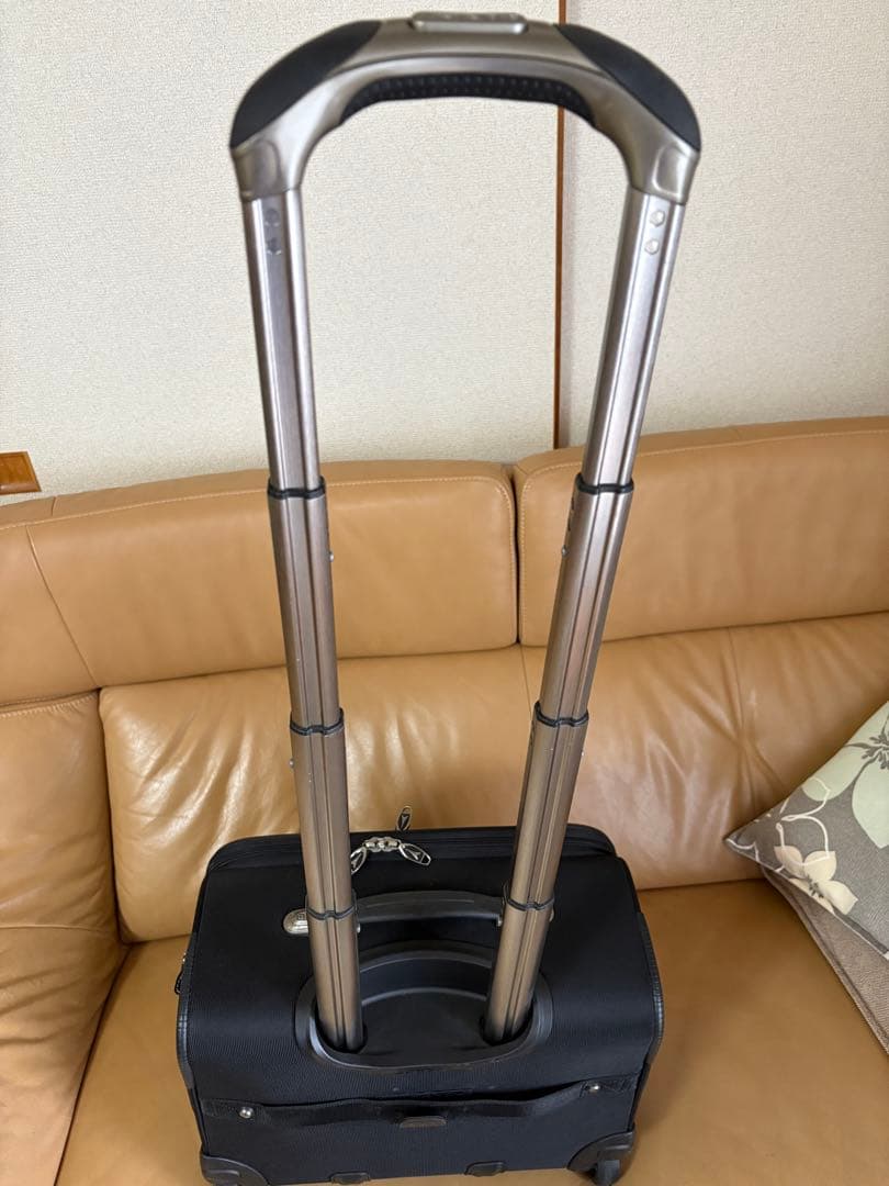 週末値下げTravelpro Crew10 Rolling Tote