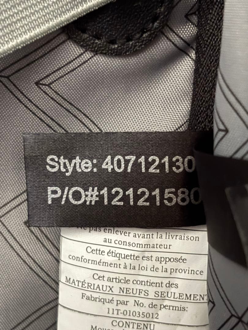 週末値下げTravelpro Crew10 Rolling Tote