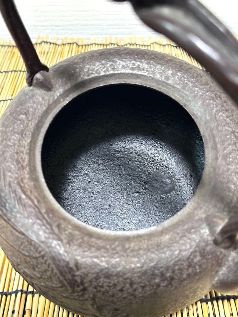 新品、付属品付　南部金狐堂　捻鉉姥口１５型龍文様　南部鉄瓶　南部鉄器　鉄瓶