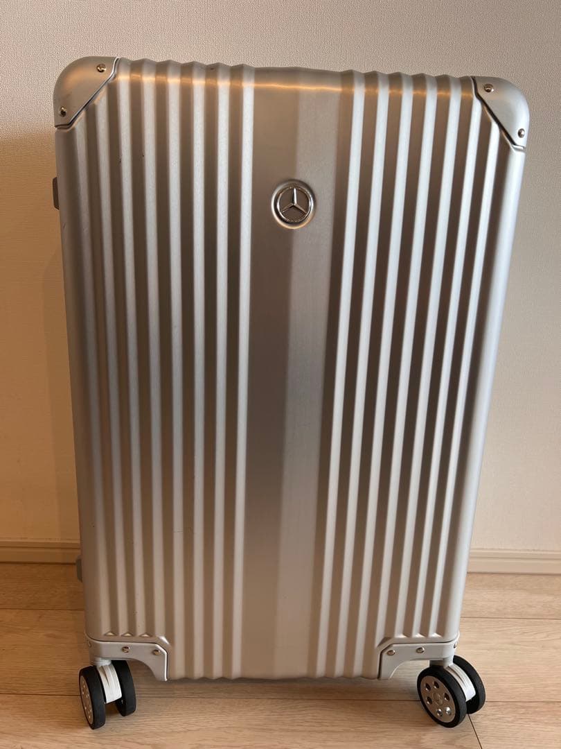 非売品　メルセデスベンツ　スーツケース　シルバーキャリーケース 4輪　65L