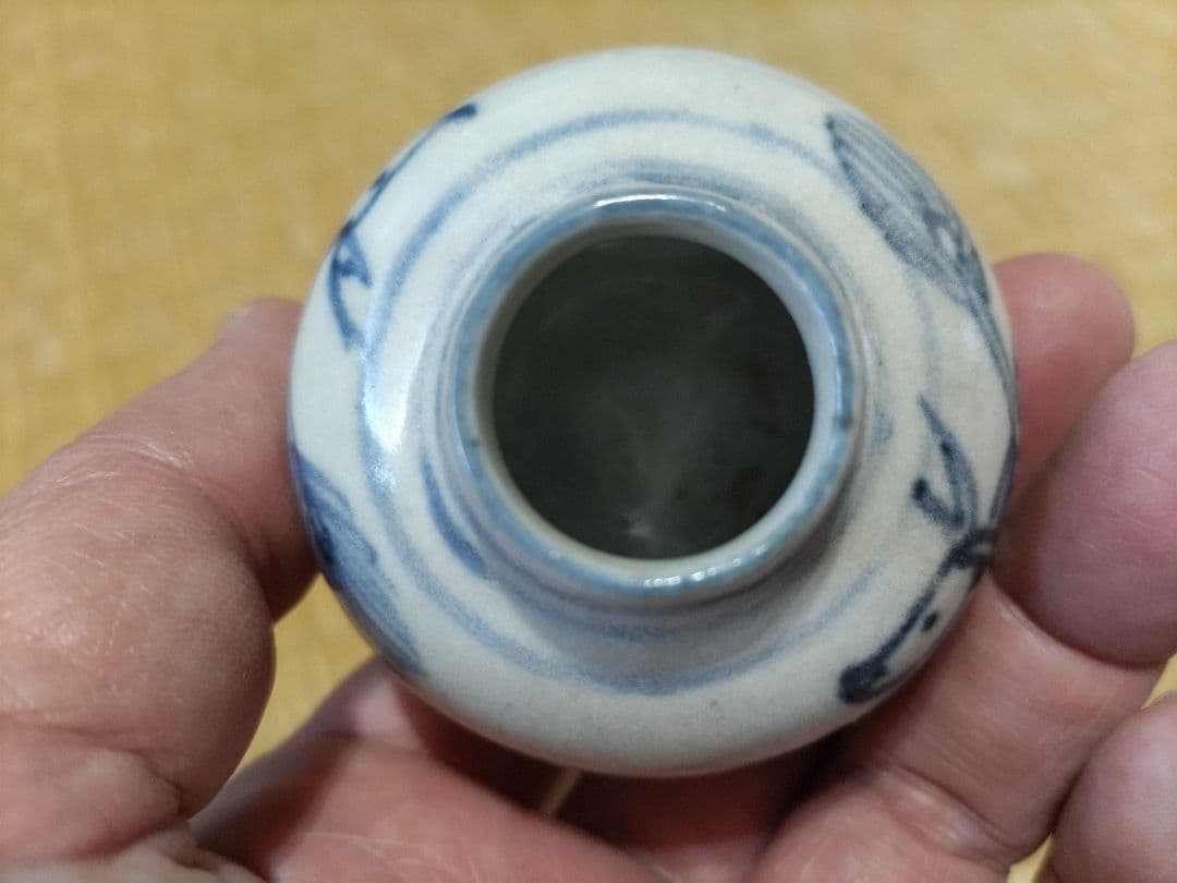 古染付　中国　小壷　麒麟　無傷　高5.8ｃｍ