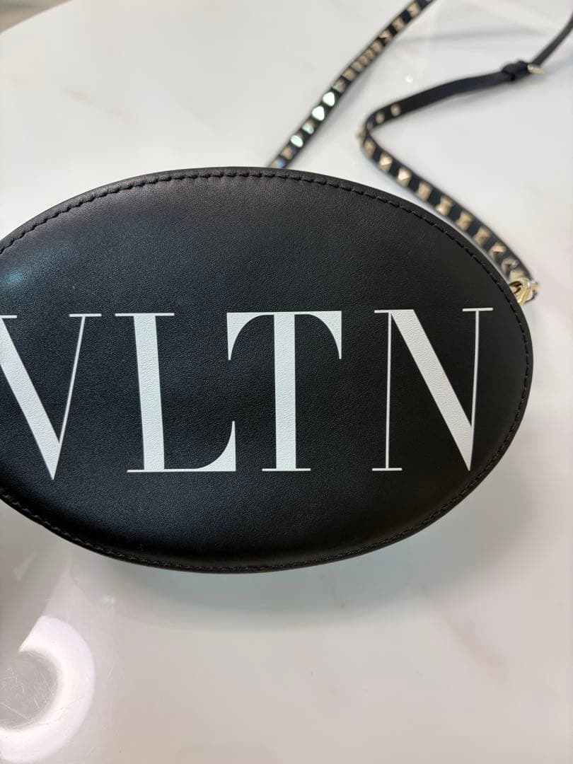[美品]VALENTINO VLTN ロゴ ショルダーバッグ