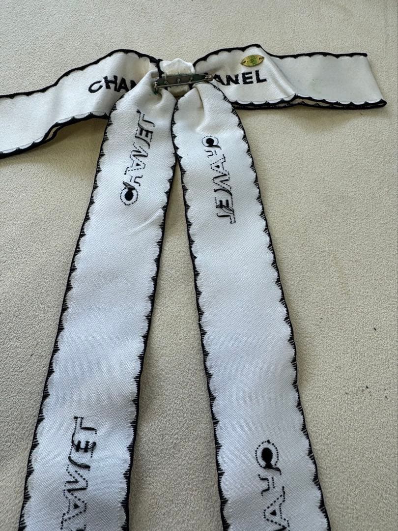 G267 シャネル ブローチ リボン ホワイト