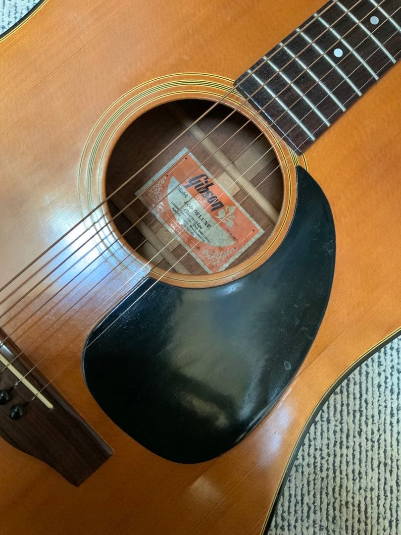 ビンテージ1970年Gibson J-50 Deluxe アコースティックギター