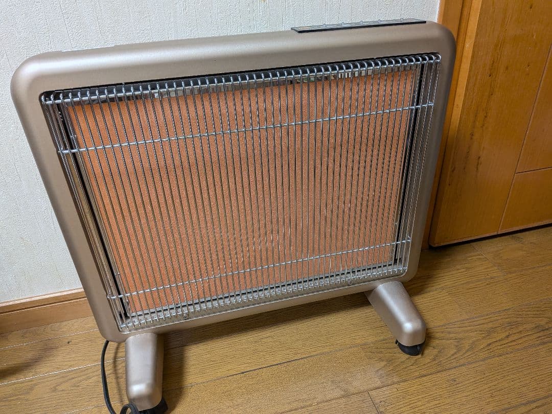 日本遠赤外線株式会社 サンルミエ・エクセラ7 遠赤外線暖房器 N700L-GR