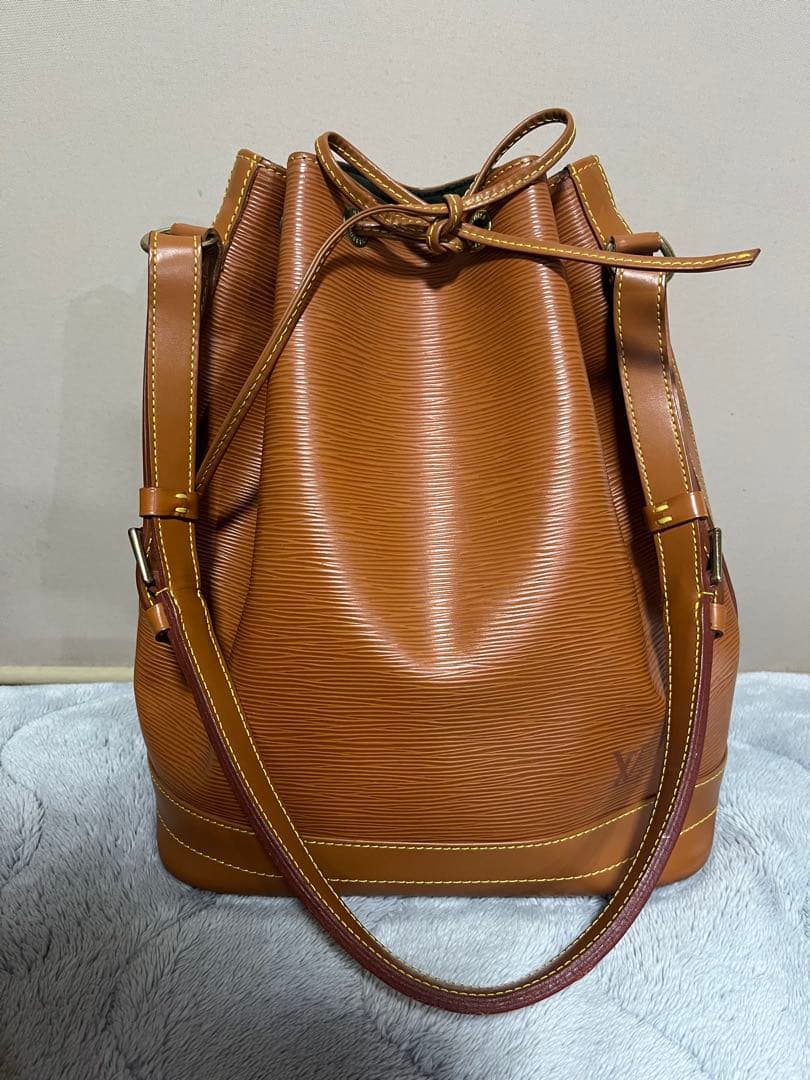 ルイ・ヴィトン エピ ノエ ジパングゴールド
