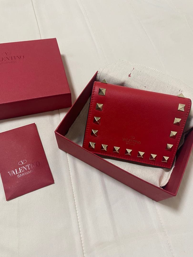 る*な様 （美品）VALENTINO 二つ折り財布