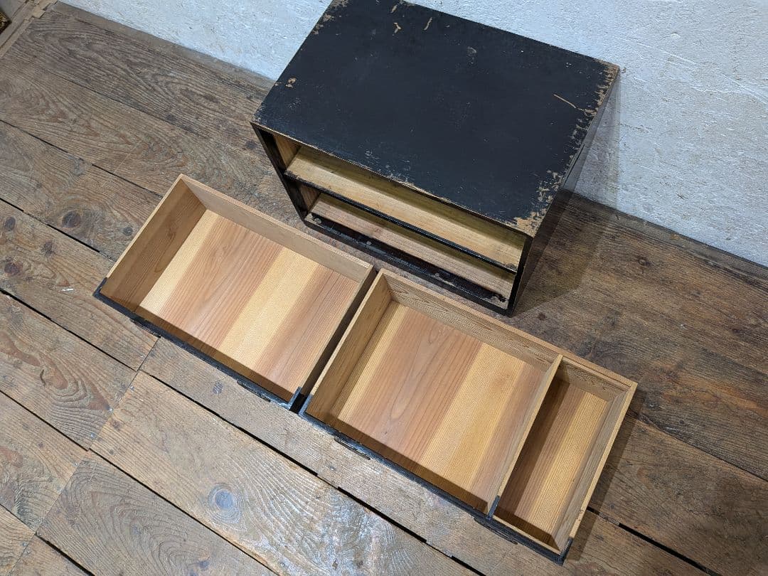 1112 アンティーク　無骨な小箪笥　収納棚　引き出し　陳列台　ケース　レトロ