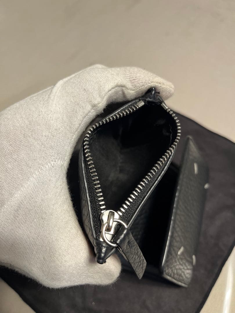 【極美品 正規品】メゾンマルジェラ 4ステッチ 三つ折り ウォレット レザー 黒