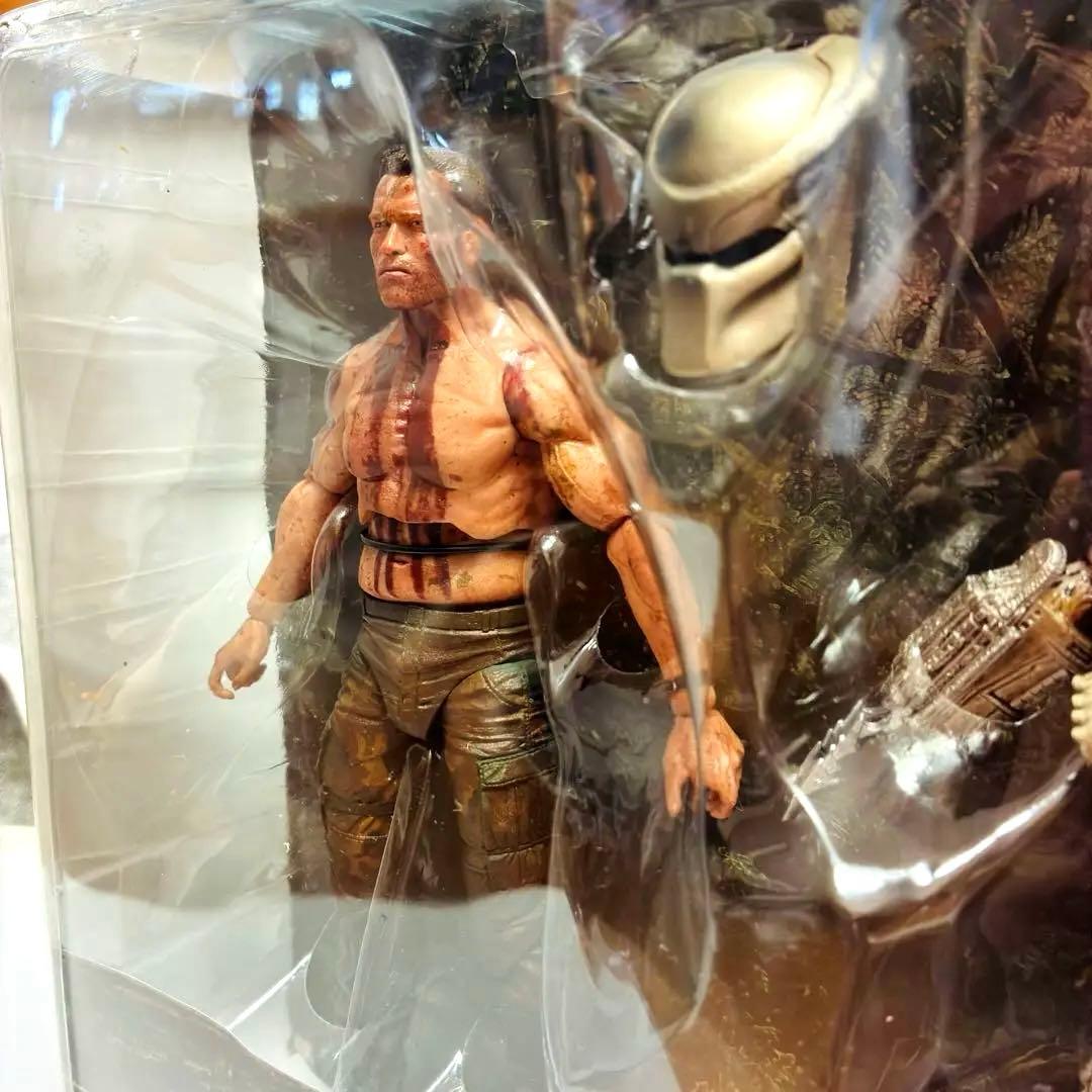 NECA プレデター フィギュア　ジャングルハンター　ダッチ　未開封　豆魚雷