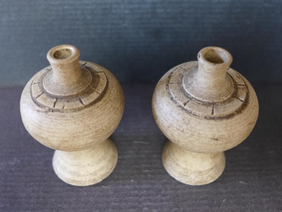 蔵出し　時代物　古瀬戸　大変古い花瓶　花器一対　小壺　白釉薬　古美術　骨董