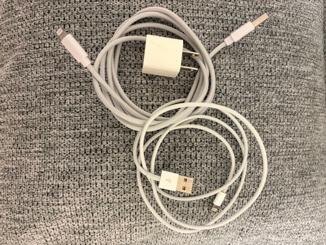 Apple iPhone 14 ホワイト 本体　充電コード、アダプター付