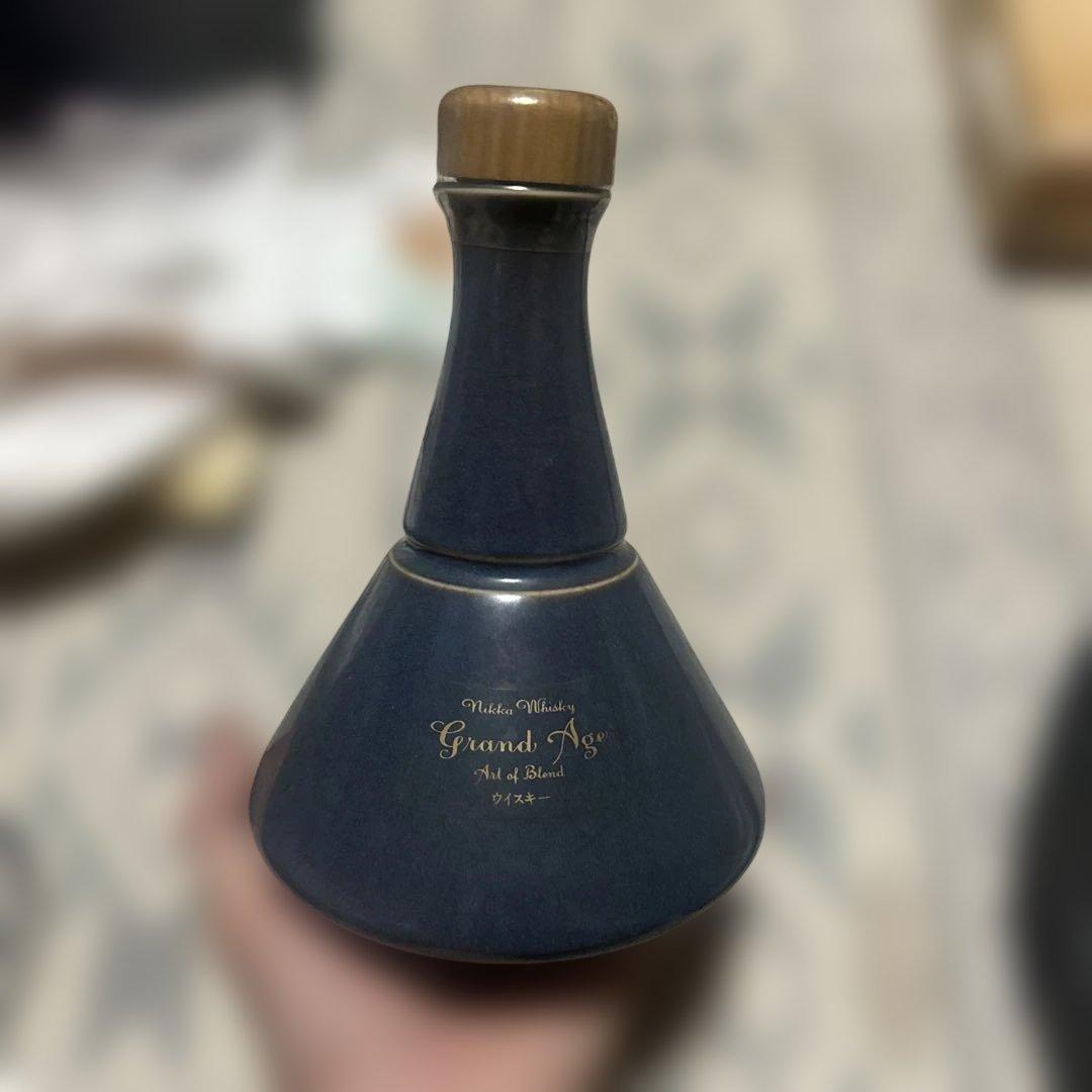 ニッカ グランドエイジ 六兵衛 アートオブブレンド陶器ボトル
