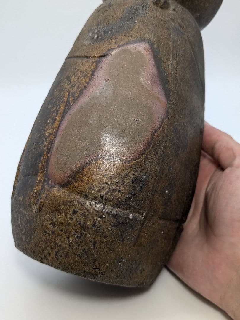 岡山県重要無形文化財 松井與之 備前焼 矢筈口擂座三角花入 共箱共布栞 花瓶