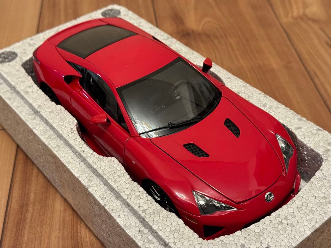 オートアート 1/18 レクサスLFA（レッド） 最終値下げ