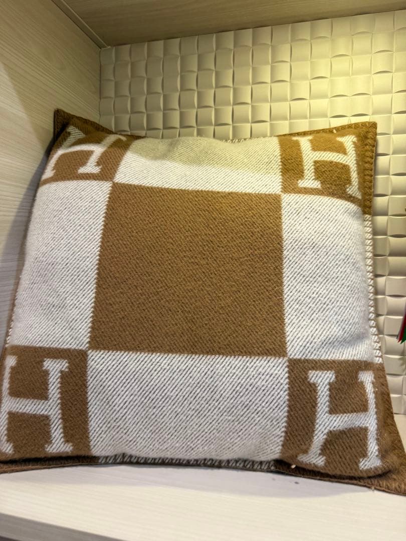 エルメス HERMES クッション アヴァロンIII PM エルメスクッション