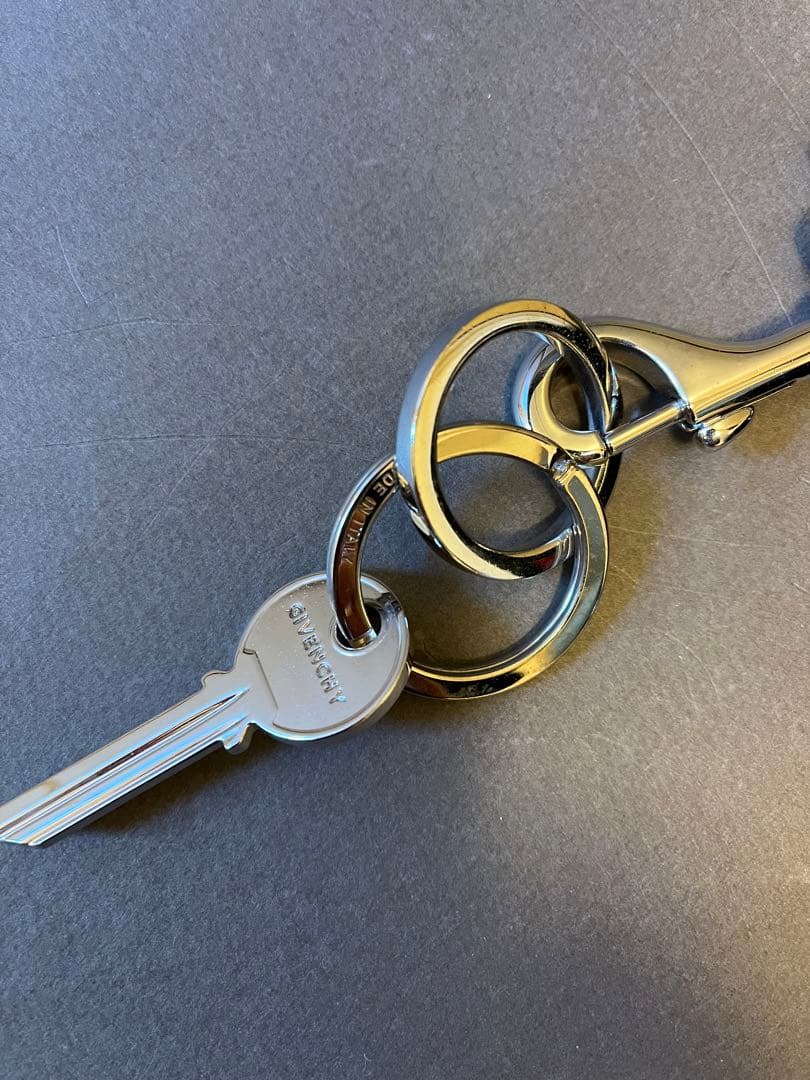 正規 Givenchy ジバンシィ OBSEDIA キーリングネックストラップ