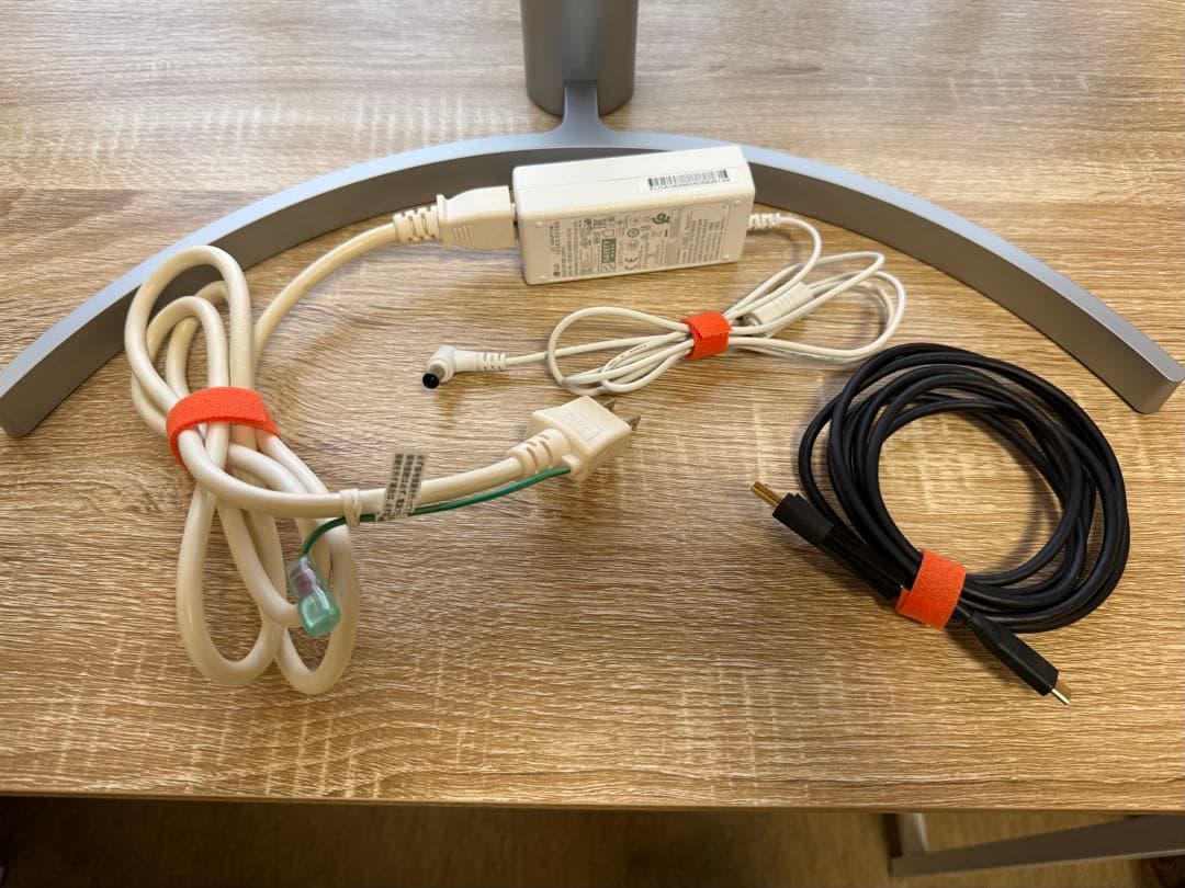 LG 27インチ4Kモニター　27UL550-W