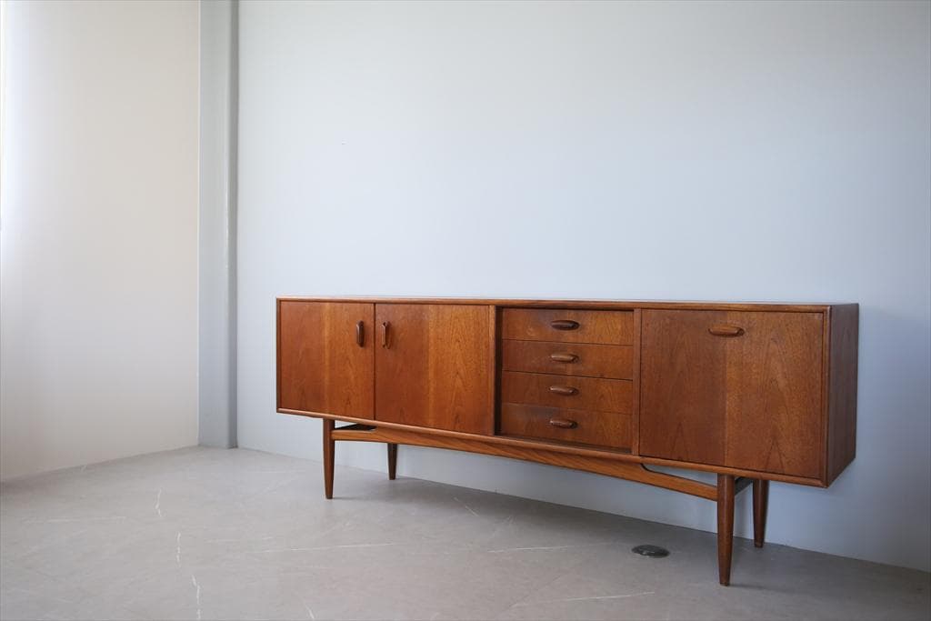 英国アンティークG-PLANジープランフレスコサイドボード/チェスト(88-9)