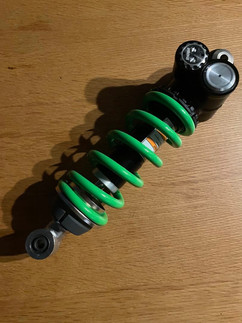 カワサキ　zx4rr 2025年式　リアサスペンション