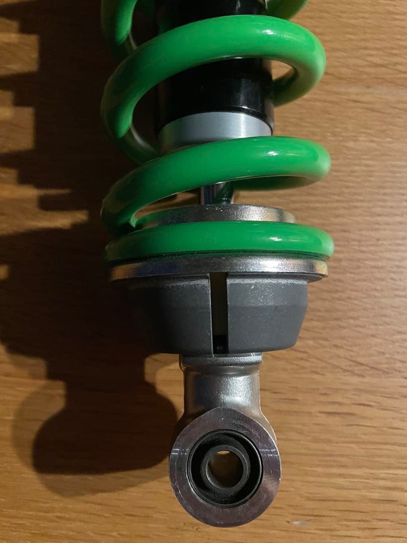 カワサキ　zx4rr 2025年式　リアサスペンション