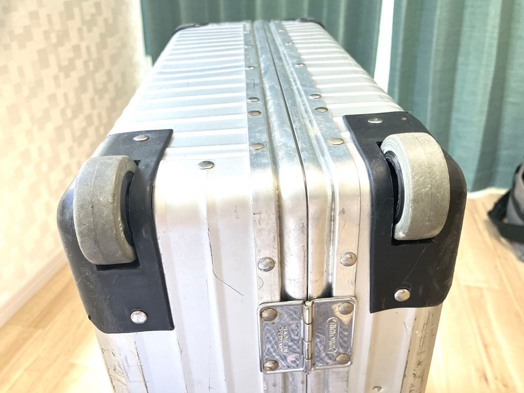 M*8様 RIMOWA アルミニウム製キャリーケース 2輪 約50リッター ビン