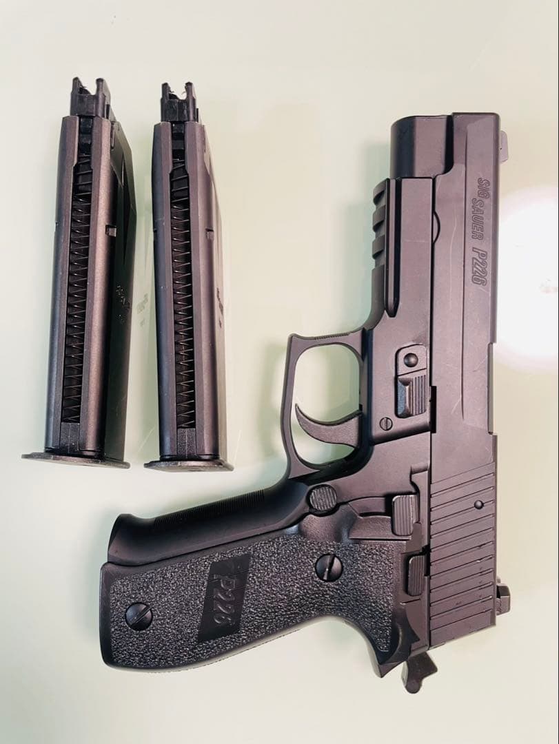 SIG SAUER P226 RAIL ガスガン　東京マルイ
