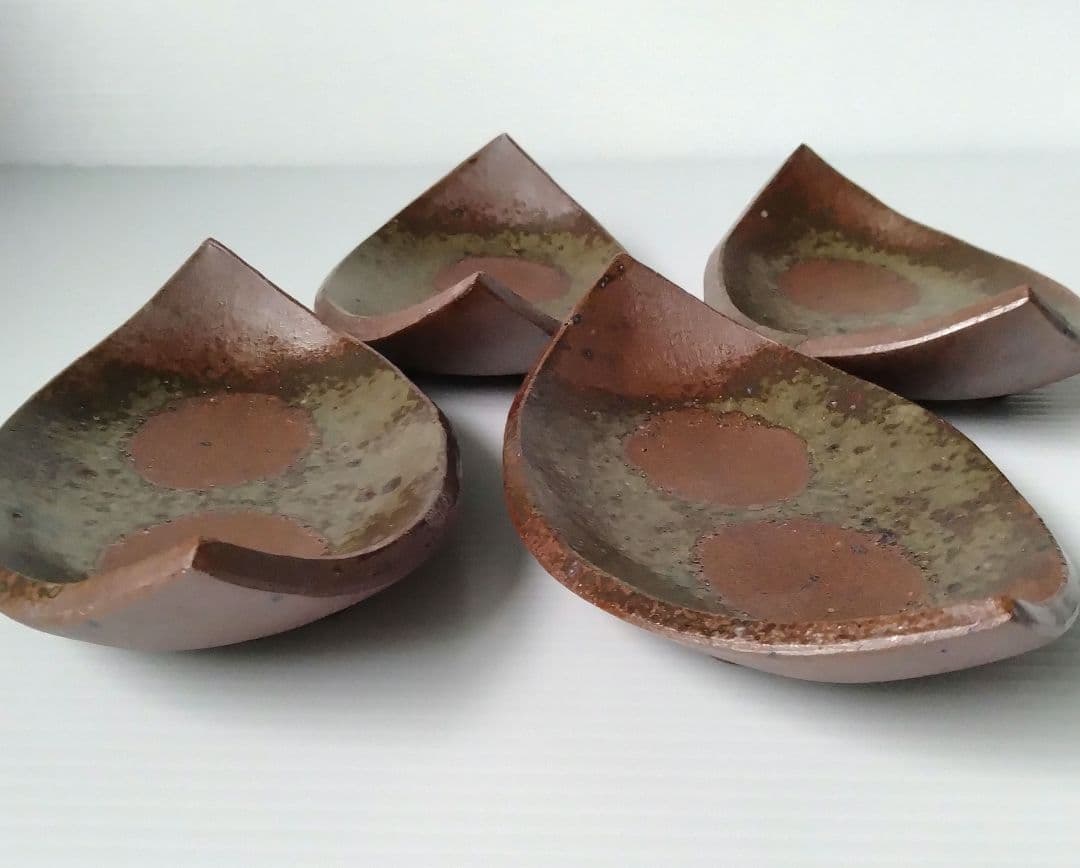 ① 備前焼 北大路魯山人写し たたき皿 三つ足 舟形 長皿 和食器 足付き 4客