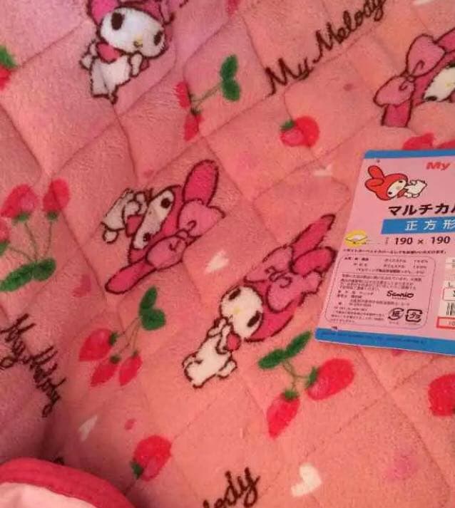 マイメロ マルチカバー　ラグ　マット　マイメロディ サンリオ　カーペット
