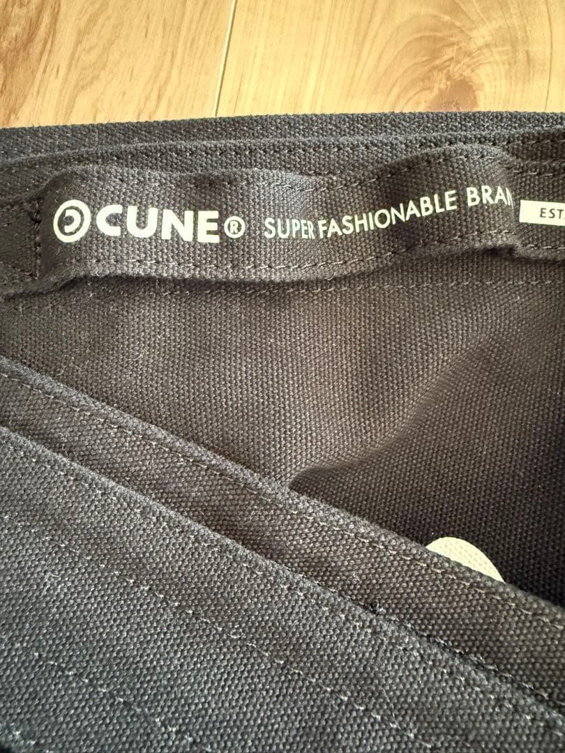 キューン　デザイン ショルダーバッグ　男女兼用