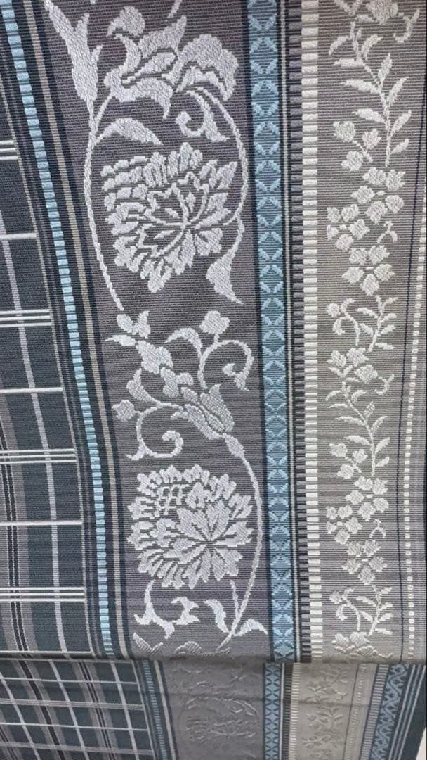八寸名古屋帯 グレー系 花柄 チェック柄絹100パーセント博多織