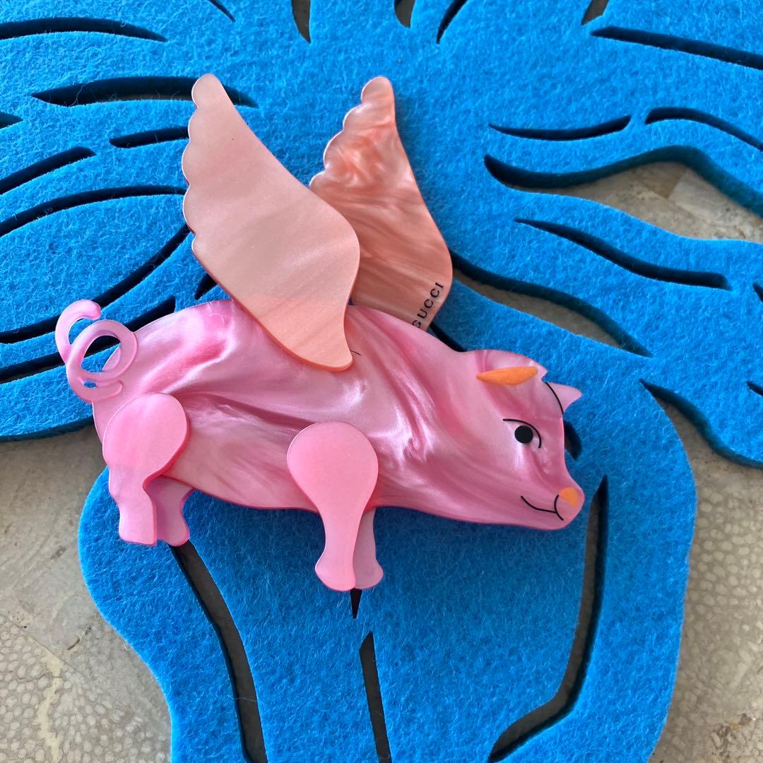 グッチ　ブローチ　フライングピッグ