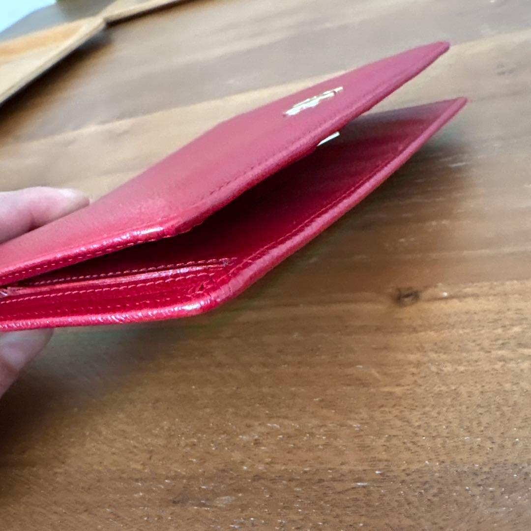CHANEL レッド 二つ折り財布