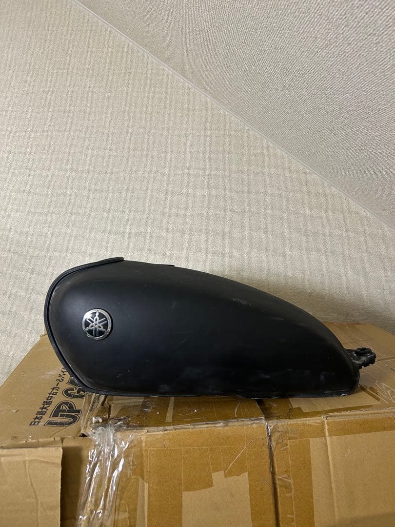 sr400 純正 マットブラックタンク タンクキャップもお付けします。