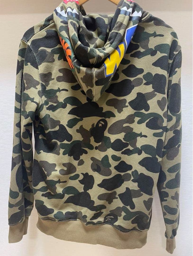 アベイシングエイプ シャーク パーカー