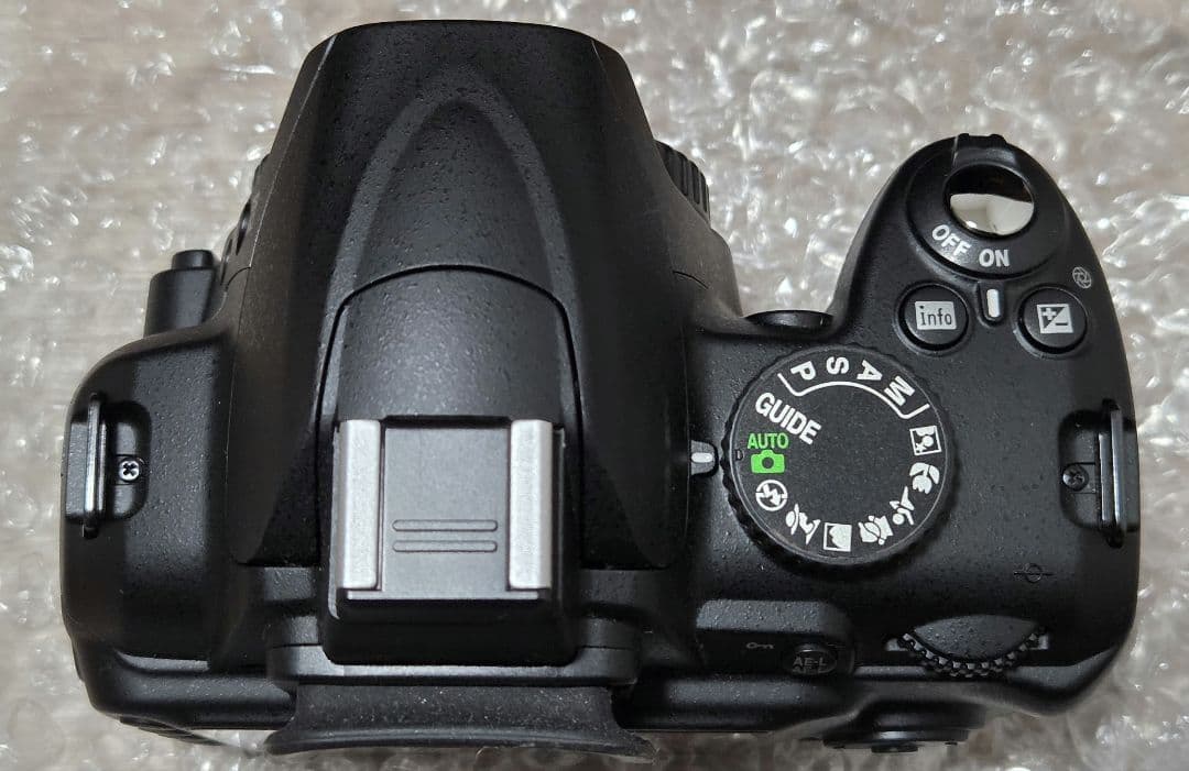 U*s様 Nikon D3000　デジタル一眼レフカメラ18-55mmレンズ