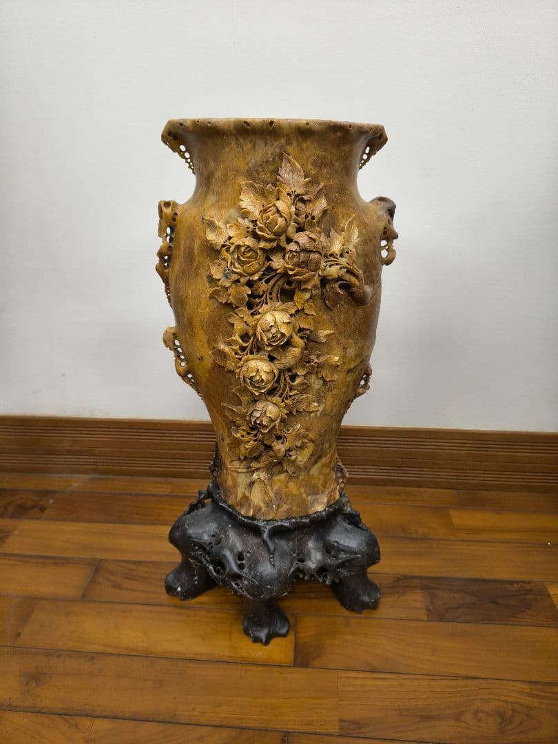 引き取り限定　中国美術　花の彫刻 陶器製　置物　アンティーク風　花瓶