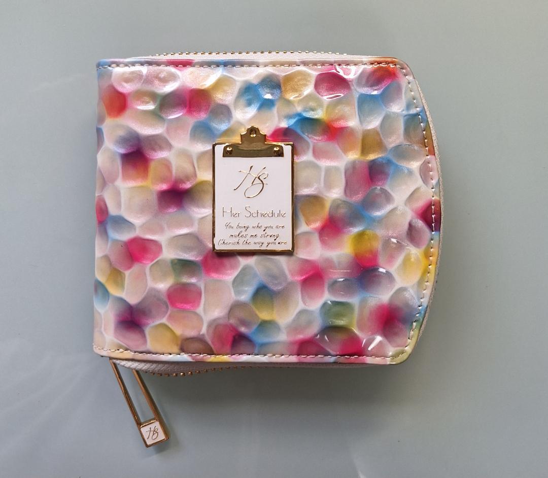 パールエナメル 二つ折り財布