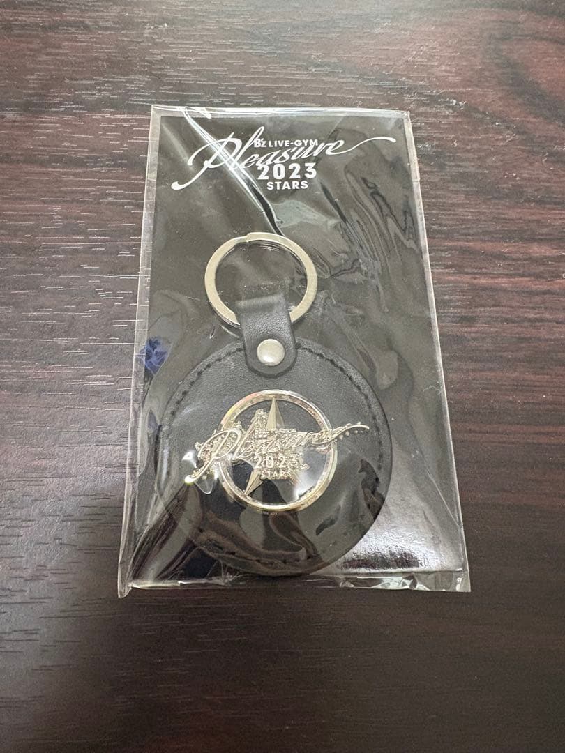 B'z Pleasure 2023 レザーキーホルダー