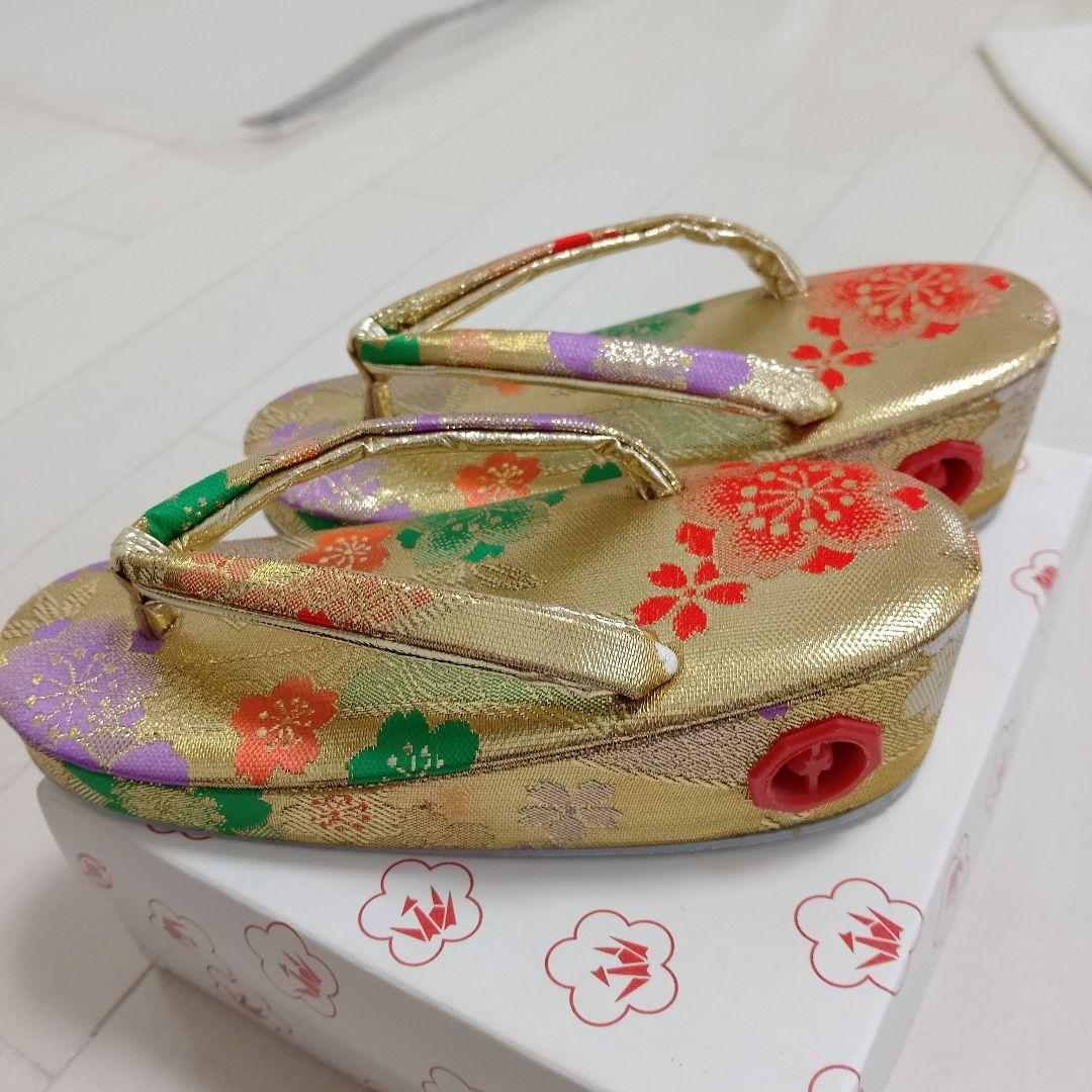 七五三 着物 正絹赤色 花柄刺繍　被布　 草履付き