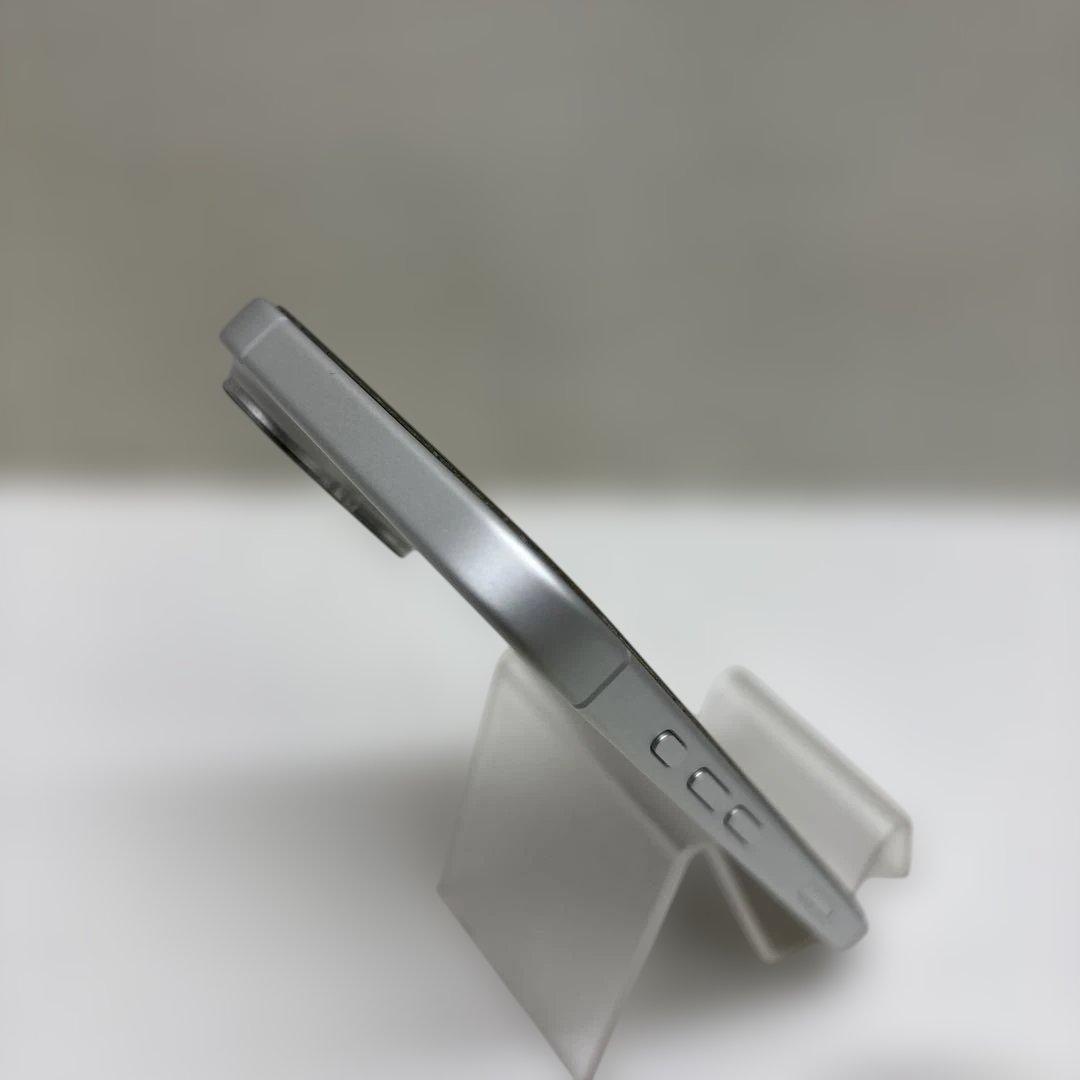 中古超美品 iPhone16 128GB SIMフリー バッテリー 100%