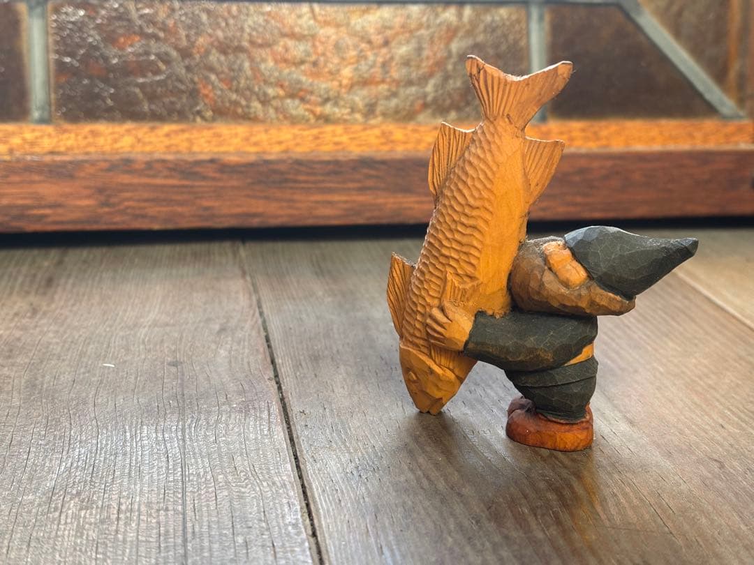 藤岡孝一 木彫 ポルックス 小人 魚を抱える小人 a 北海道作家　彫刻