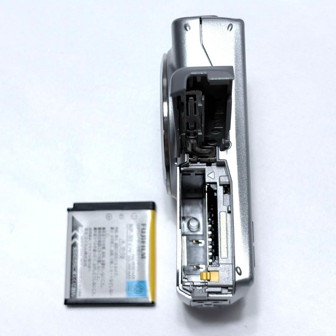 【美品】FUJIFILM FinePix F100fd シルバー 箱 説明書付き
